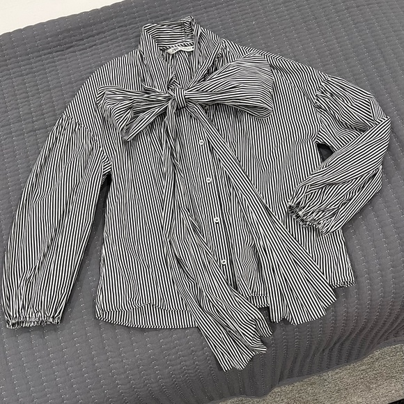 Long tie blouse - Picture 2 of 6